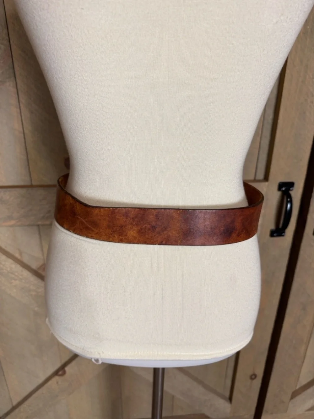 Brown distressed leather belt with torquoise color stones on metal buckle Sz 32